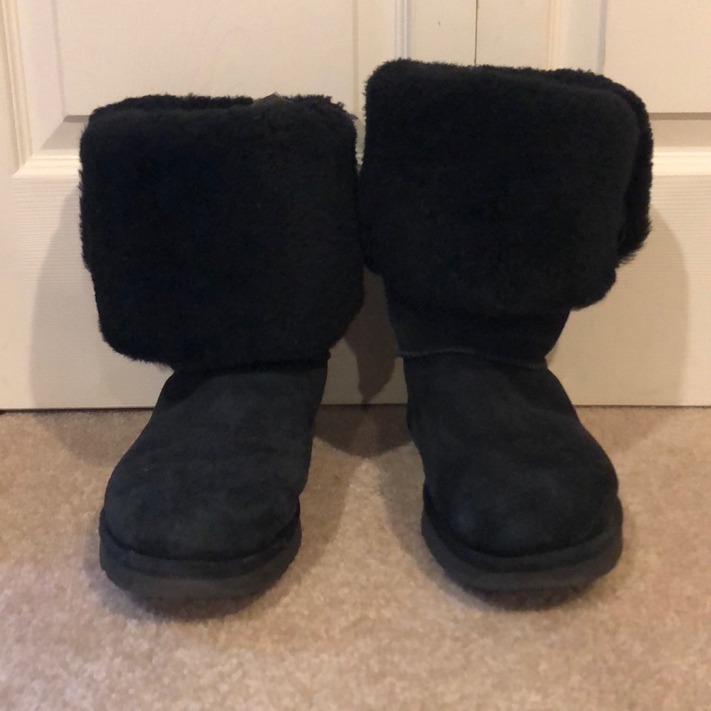BLACK 3-BUTTON UGG BOOTS SIZE 11